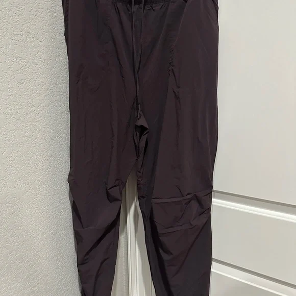 nuuds women’s refine Joggers in limited edition shade, “eggplant” - Picture 2 of 7
